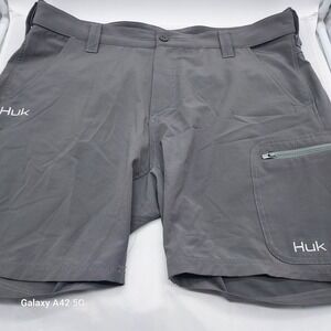 Huk Fishing Performance Shorts Mens XL Gray Stretch Cargo Zipper Pockets Outdoor